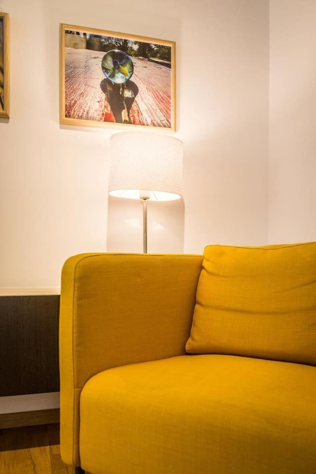 Elegant Apartment W Great Balcony In Vouliagmeni Athene Buitenkant foto