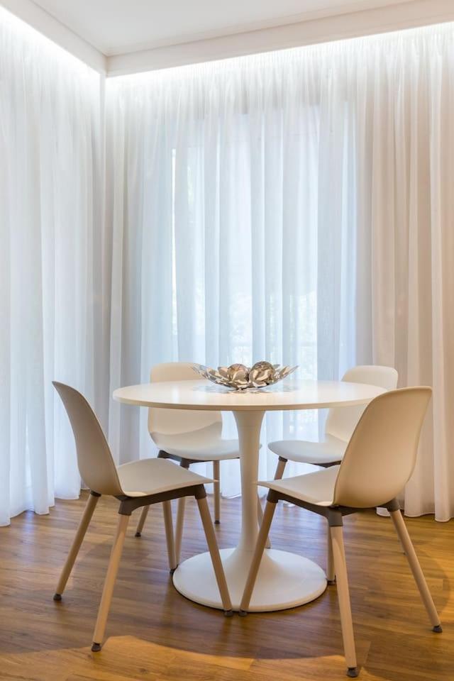 Elegant Apartment W Great Balcony In Vouliagmeni Athene Buitenkant foto