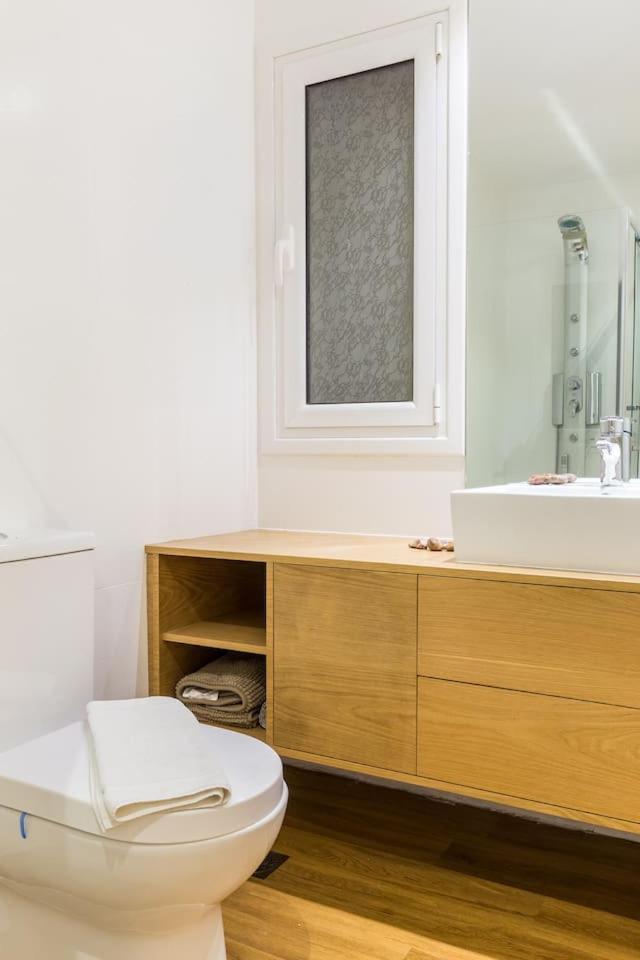Elegant Apartment W Great Balcony In Vouliagmeni Athene Buitenkant foto